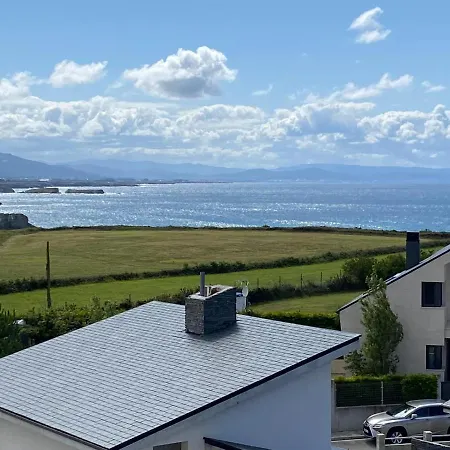 Atico En Con Vistas A La Playa. *